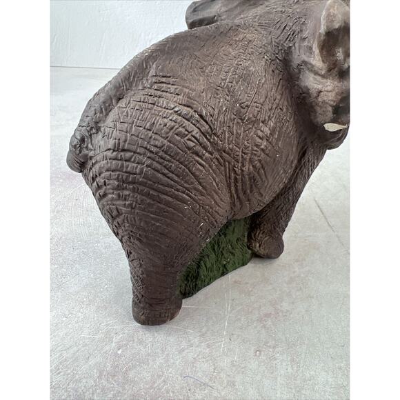 Bandanna Elephant Sculpture 1982 Chips In Paint San Diego CA VTG - Picture 5 of 14